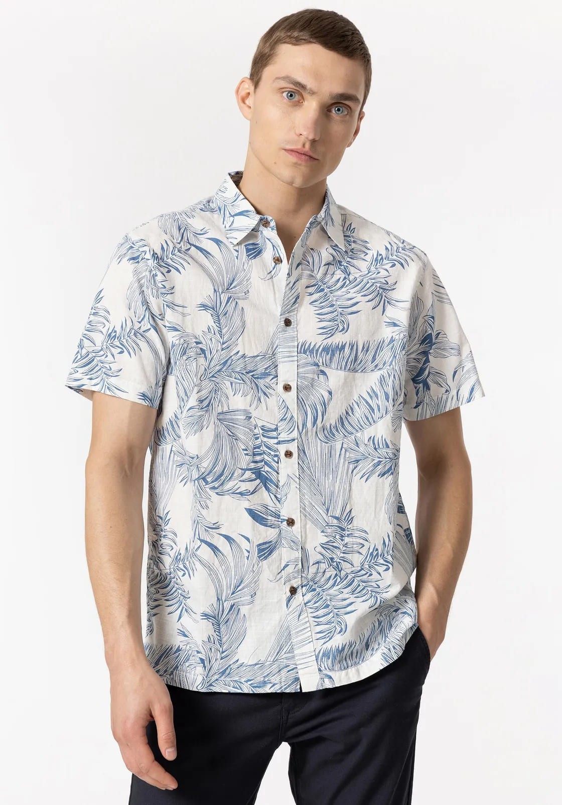 CAMISA ESTAMPADO HOJAS