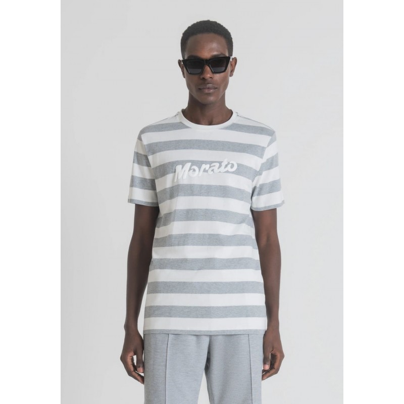 Camiseta Lacoste Gris Rayas Estampadas Para Hombre