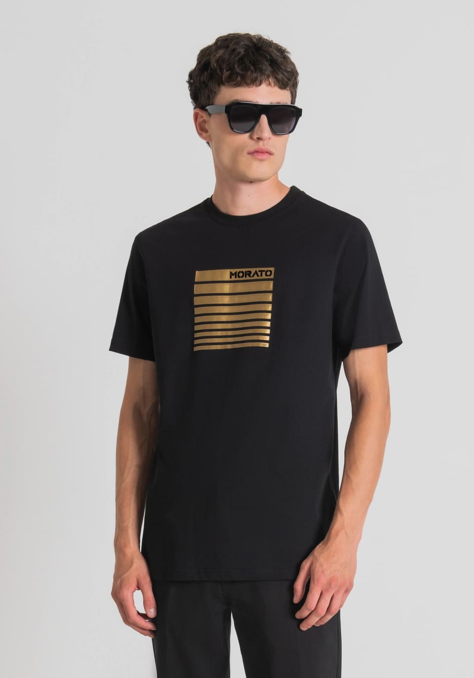 CAMISETA DIBUJO RAYAS DORADAS
