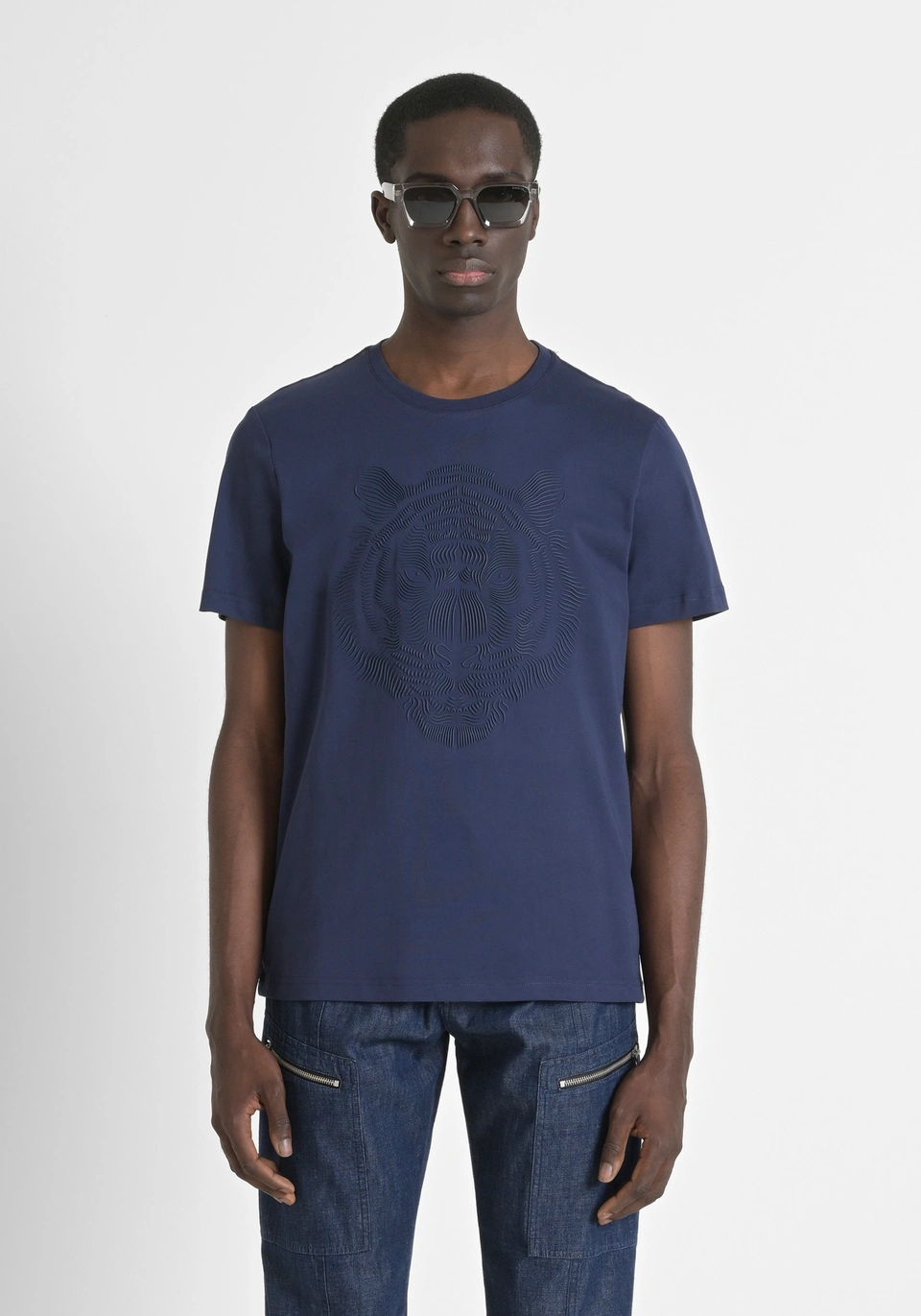 CAMISETA RELIEVE